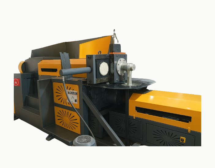 Extruder melting and forming recycled polypropylene into granules